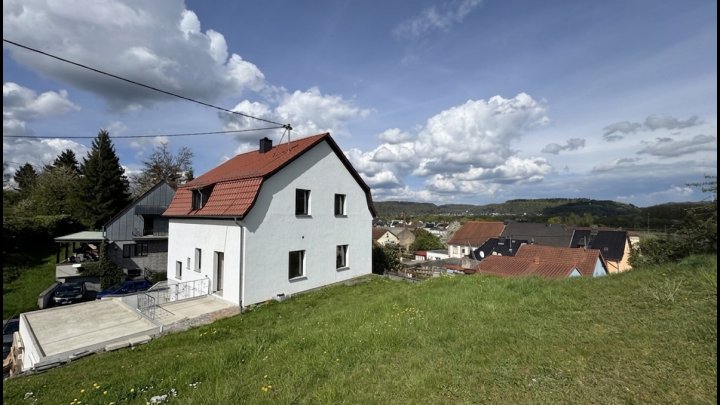 Wohnen mit Weitblick  - Kernsanierte Altbauvilla mit Charme in Merzig - Hilbringen