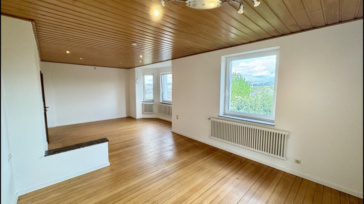 Wohnen mit Weitblick  - Kernsanierte Altbauvilla mit Charme in Merzig - Hilbringen