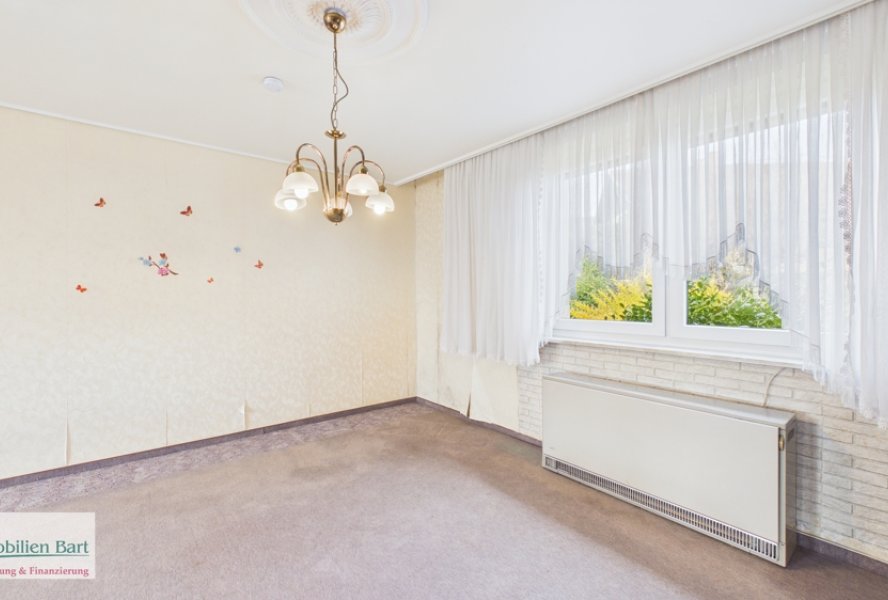 Wohnzimmer mit Blick in den Garten