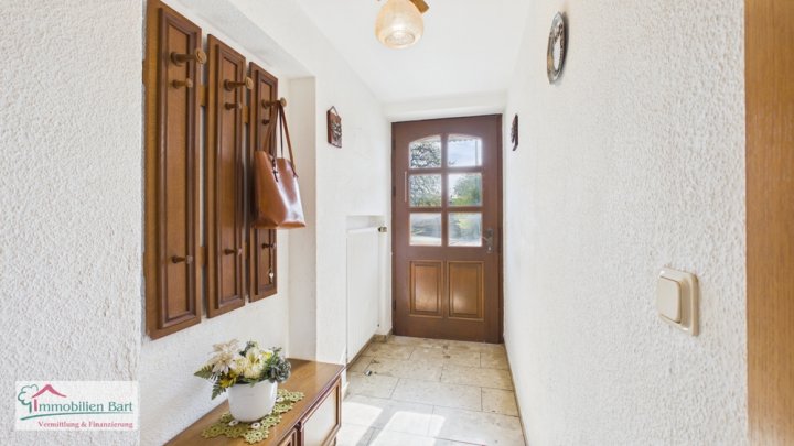 GRENZE L-WORMELDANGE:

IDYLLISCHES LANDLEBEN IM EHEMALIGEN BAUERNHAUS / GARAGEN / SCHEUNE / WERKSTATT