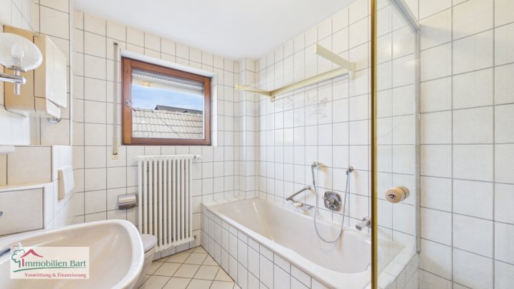 GRENZE L-WORMELDANGE:

IDYLLISCHES LANDLEBEN IM EHEMALIGEN BAUERNHAUS / GARAGEN / SCHEUNE / WERKSTATT