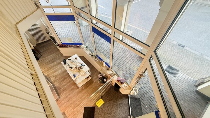 Moderne Gewerbefläche mit Galerie, Wintergarten & Top-Ausstattung im Zentrum von St. Ingbert