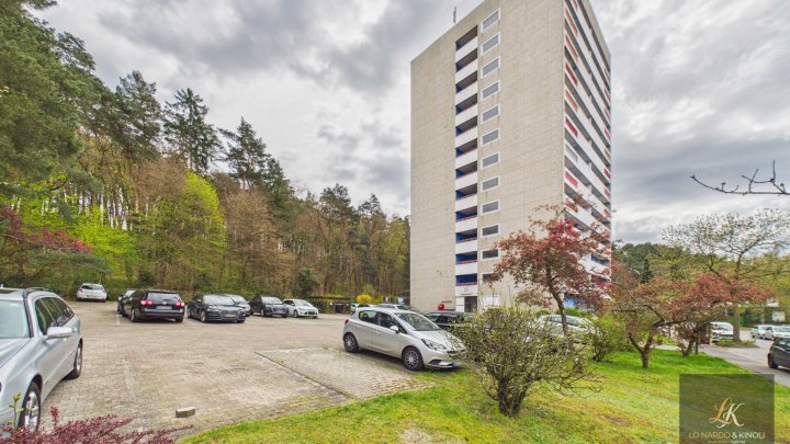 Gepflegte 2-Zimmer-Wohnung mit Balkon in Homburg nähe Uni-Klinik