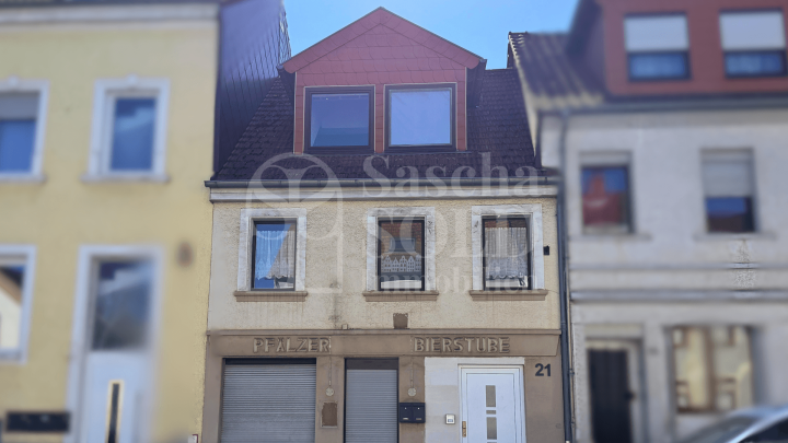 Zentrales Reihenmittelhaus mit zwei Wohneinheiten in St. Ingbert für Eigennutzer und Kapitalanleger