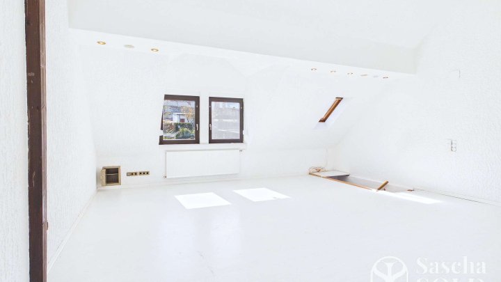 Zentrales Reihenmittelhaus mit zwei Wohneinheiten in St. Ingbert für Eigennutzer und Kapitalanleger