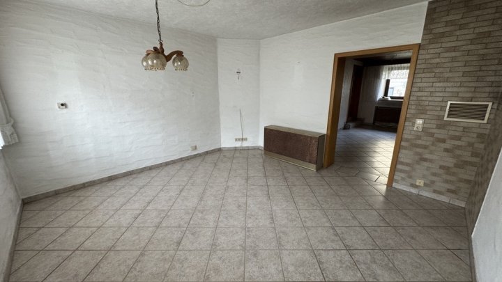 Solides Zuhause mit Potenzial – Doppelhaushälfte 1918 in ruhiger Lage