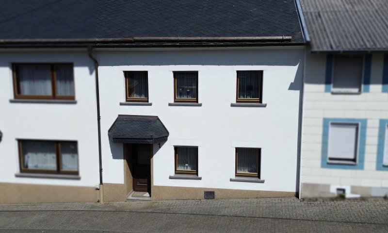 Solides Zuhause mit Potenzial – Doppelhaushälfte 1918 in ruhiger Lage