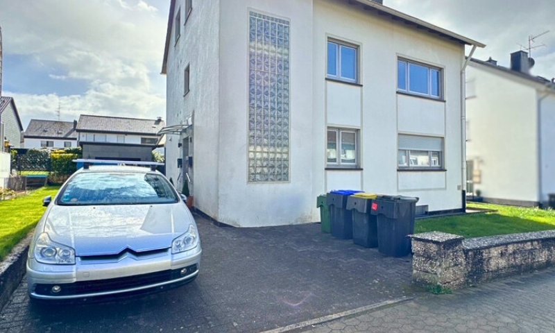 Freiistehendes gepflegtes 2-3 FH mit Wintergarten, Garage, sofort verfügbar