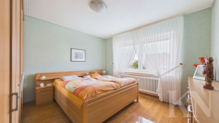 Gepflegte 2-3 Zimmer-Küche-Bad-Wohnung in ruhiger Lage