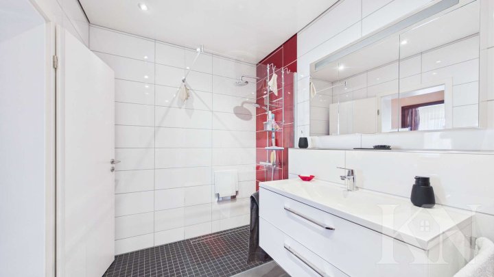 Gepflegte 2-3 Zimmer-Küche-Bad-Wohnung in ruhiger Lage