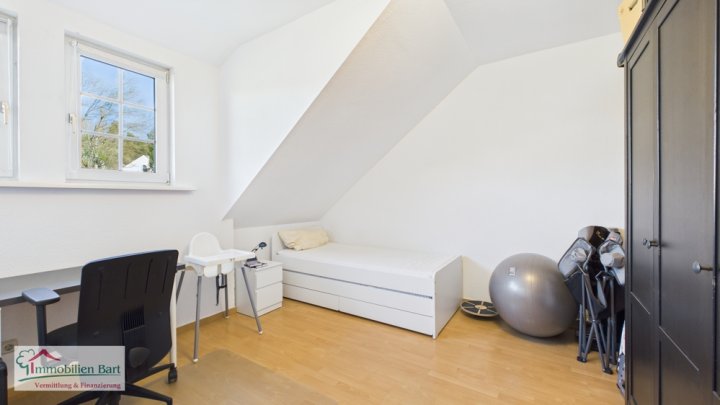 OBEN IST ES AM SCHÖNSTEN! GEPFLEGTE 86 M² WOHNUNG MIT 2 SZ!