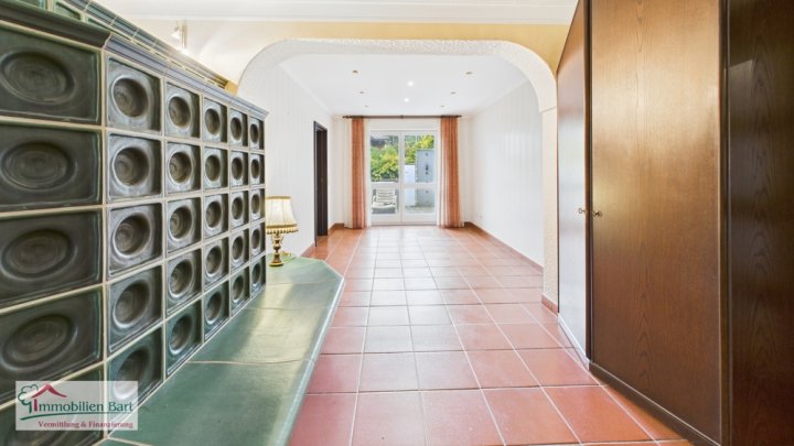 WOHNHAUS MIT 458 M² WOHNFLÄCHE IN LOSHEIM-HAUSBACH