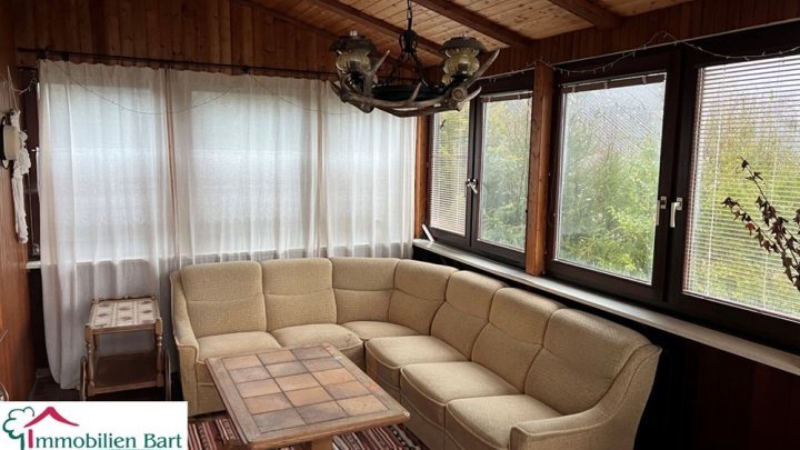 WOHNHAUS MIT SEPARATEM BAUGRUNDSTÜCK IN GRENZNÄHE