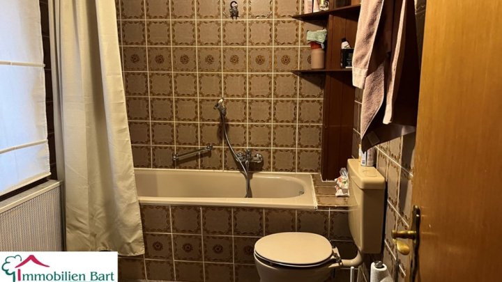 WOHNHAUS MIT SEPARATEM BAUGRUNDSTÜCK IN GRENZNÄHE