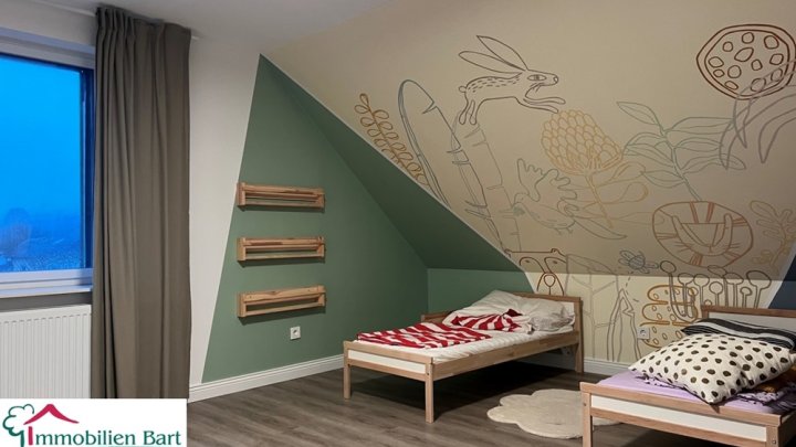 WOHNHAUS MIT SEPARATEM BAUGRUNDSTÜCK IN GRENZNÄHE