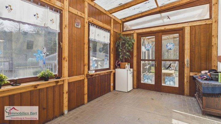 GRENZE LUXEMBURG: EHEMALIGE GASTSTÄTTE / WERKSTATT, 180 M² GROß / 4 WOHNUNGEN