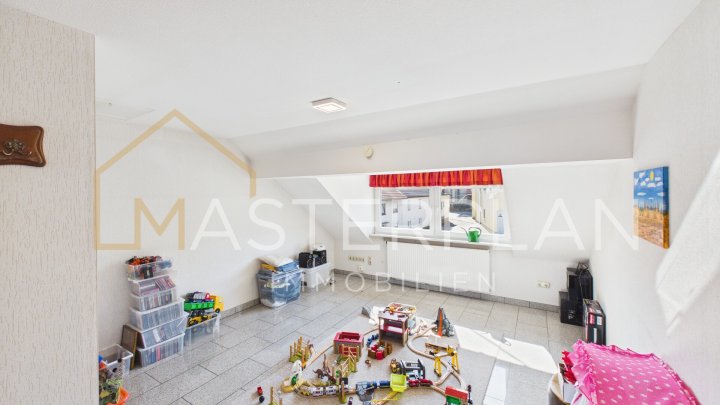 Vielseitig nutzbares Reihenendhaus mit großzügigem Platzangebot