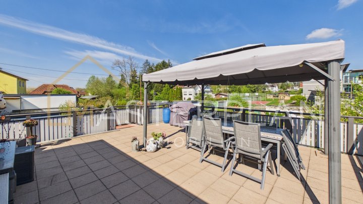 Vielseitig nutzbares Reihenendhaus mit großzügigem Platzangebot