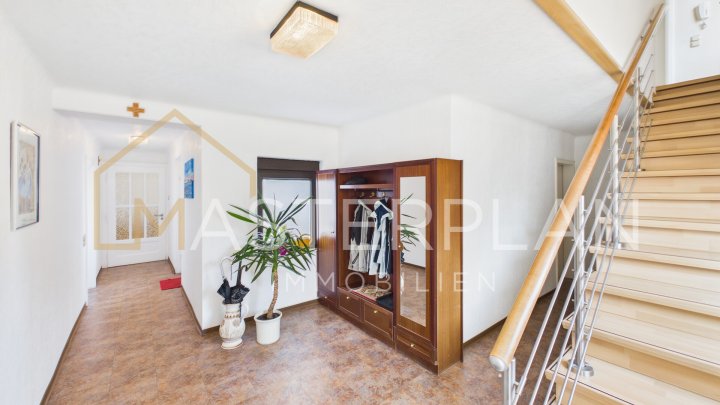 Vielseitig nutzbares Reihenendhaus mit großzügigem Platzangebot