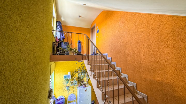 BESTE LAGE - Vollvermietetes 3-Familienhaus mit 2 Garagen und Garten in Zweibrücken (Stadt)