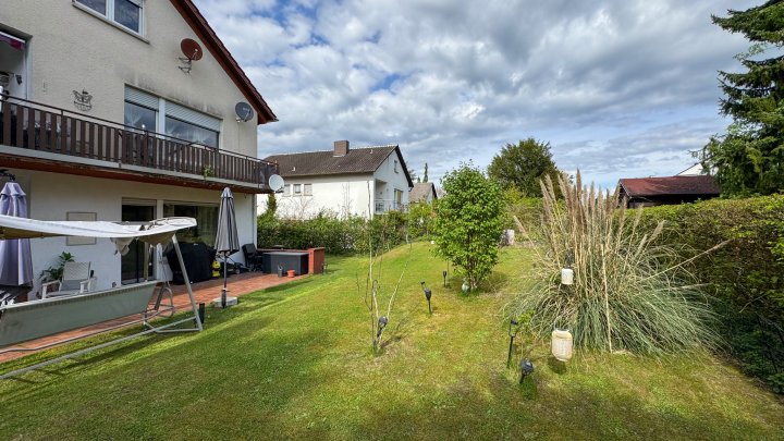 BESTE LAGE - Vollvermietetes 3-Familienhaus mit 2 Garagen und Garten in Zweibrücken (Stadt)