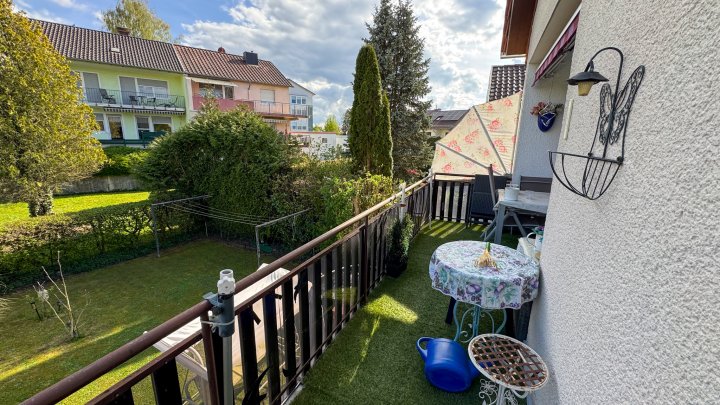 BESTE LAGE - Vollvermietetes 3-Familienhaus mit 2 Garagen und Garten in Zweibrücken (Stadt)