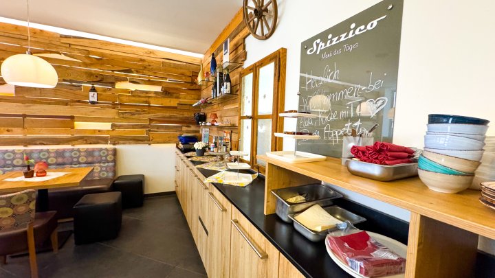 NEUER PÄCHTER GESUCHT - Café/Bistro & Eisdiele in der Fußgängerzone von Zweibrücken