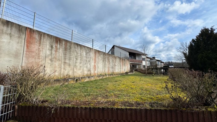 GARAGENHOF - 6 Garagen auf einem eigenem Baugrundstück in Zweibrücken-Niederauerbach
