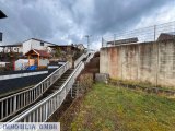 öffentliche Treppe seitlich des Grundstücks