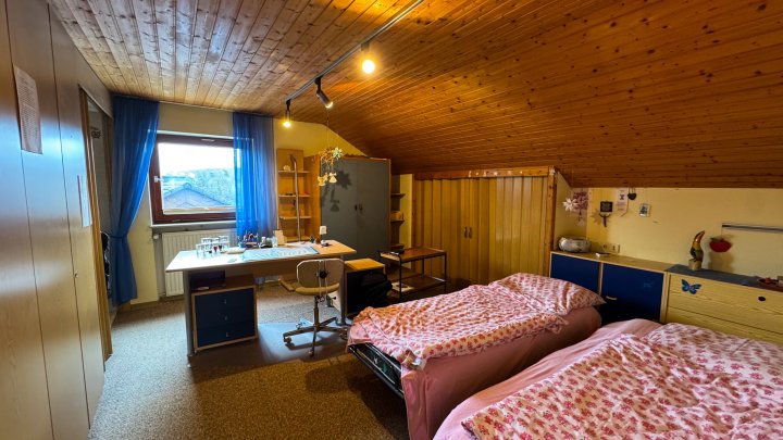 FERNBLICK - Freist. Einfamilienhaus mit ELW und Garage in Zweibrücken-Niederauerbach