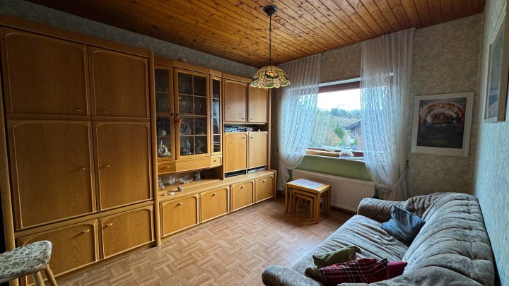 FERNBLICK - Freist. Einfamilienhaus mit ELW und Garage in Zweibrücken-Niederauerbach