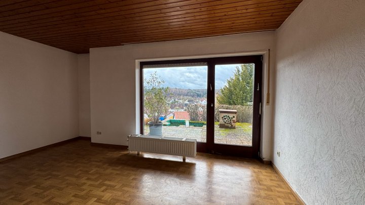 FERNBLICK - Freist. Einfamilienhaus mit ELW und Garage in Zweibrücken-Niederauerbach