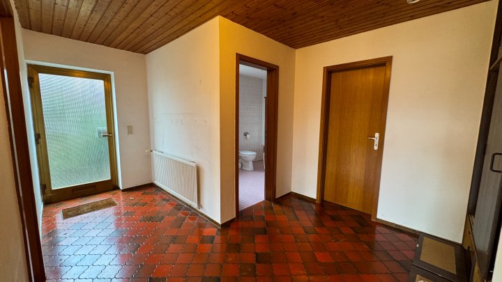 FERNBLICK - Freist. Einfamilienhaus mit ELW und Garage in Zweibrücken-Niederauerbach