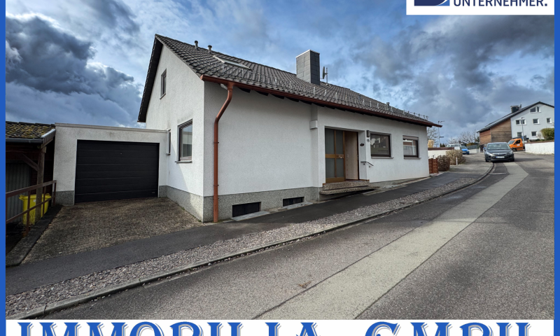 FERNBLICK - Freist. Einfamilienhaus mit ELW und Garage in Zweibrücken-Niederauerbach