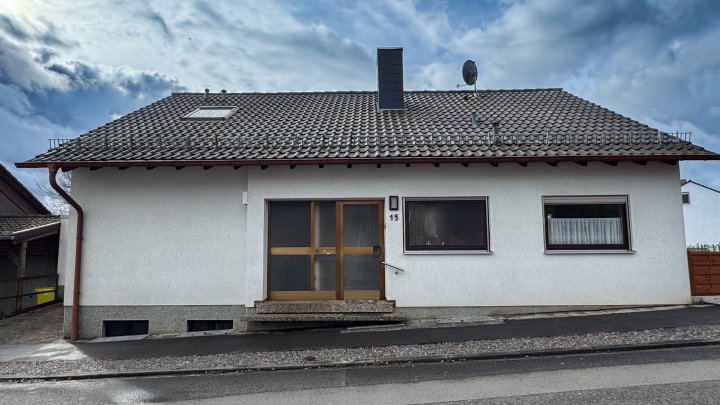 FERNBLICK - Freist. Einfamilienhaus mit ELW und Garage in Zweibrücken-Niederauerbach