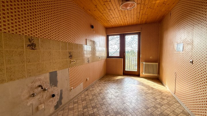 TOP-LAGE - Attraktives Einfamilienhaus mit ELW und Garten in Bestlage von Zweibrücken- Ernstweiler