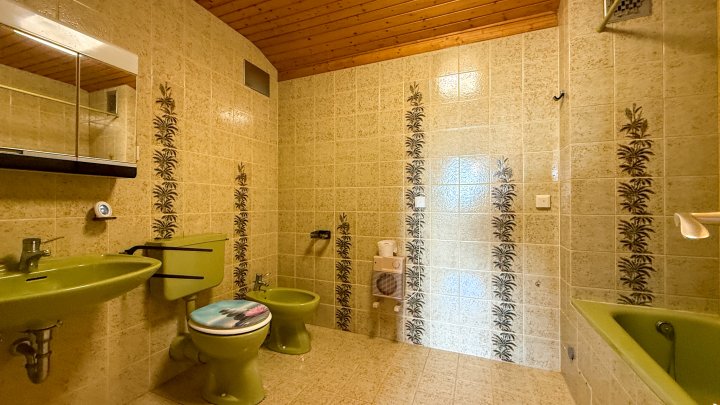 TOP-LAGE - Attraktives Einfamilienhaus mit ELW und Garten in Bestlage von Zweibrücken- Ernstweiler