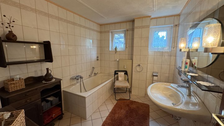 GESUCHTE LAGE - Freistehendes Zweifamilienhaus mit Garage/Garten in Zweibrücken-Niederauerbach