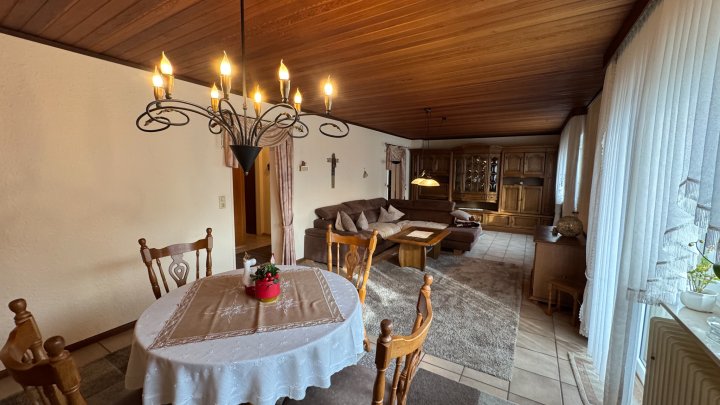 GESUCHTE LAGE - Freistehendes Zweifamilienhaus mit Garage/Garten in Zweibrücken-Niederauerbach