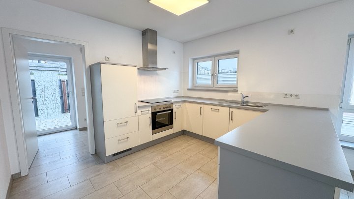 IM NEUBAUGEBIET - Freist. 2-Fam. Haus mit 2 Garagen in bester Lage von 66497 Contwig