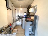 Haustechnikraum mit Luft-Wasser-Wärmepumpe