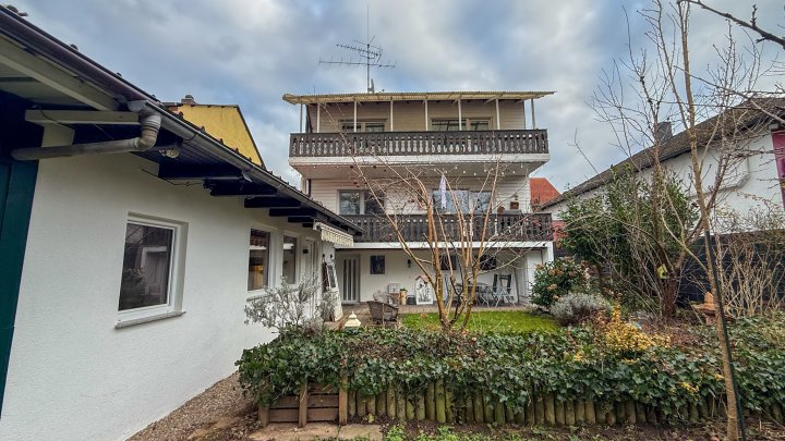 KLOSTERSTADT HORNBACH- Einfamilienhaus mit zusätzlich 2 Ferienwohnungen, Grundstück und Carport