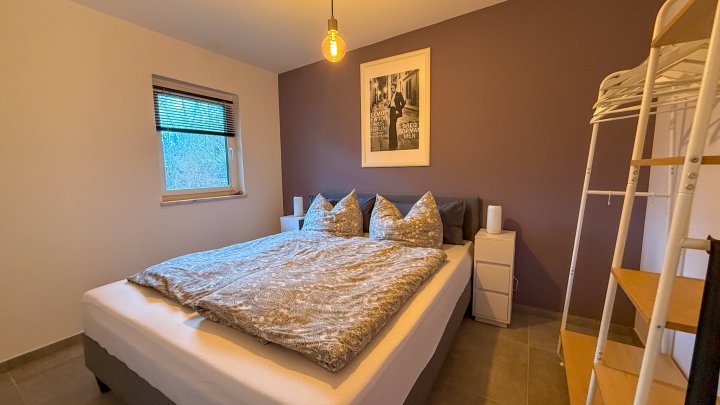 KLOSTERSTADT HORNBACH- Einfamilienhaus mit zusätzlich 2 Ferienwohnungen, Grundstück und Carport