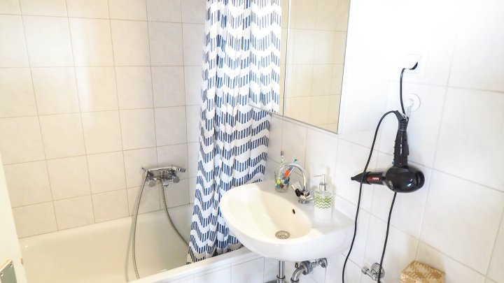 Schönes 1. Zimmer Apartment SB Innenstadt mit großzügiger Belichtung/Aufzug