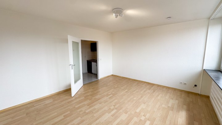Schönes 1. Zimmer Apartment SB Innenstadt mit großzügiger Belichtung/Aufzug