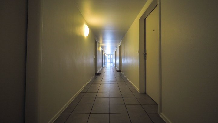 Schönes 1. Zimmer Apartment SB Innenstadt mit großzügiger Belichtung/Aufzug