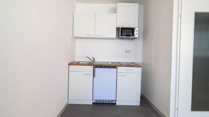 Schönes 1. Zimmer Apartment SB Innenstadt mit großzügiger Belichtung/Aufzug