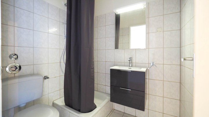 Schönes 1. Zimmer Apartment SB Innenstadt mit großzügiger Belichtung/Aufzug