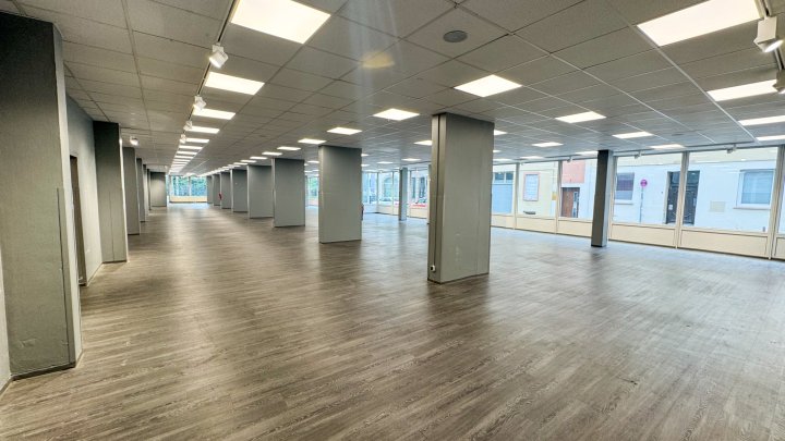 IN BESTER LAGE - Einzelhandelsfläche/Lagerfläche mit Tiefgaragenstellplätzen in Saarbrücken-City