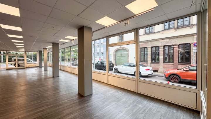 IN BESTER LAGE - Einzelhandelsfläche/Lagerfläche mit Tiefgaragenstellplätzen in Saarbrücken-City